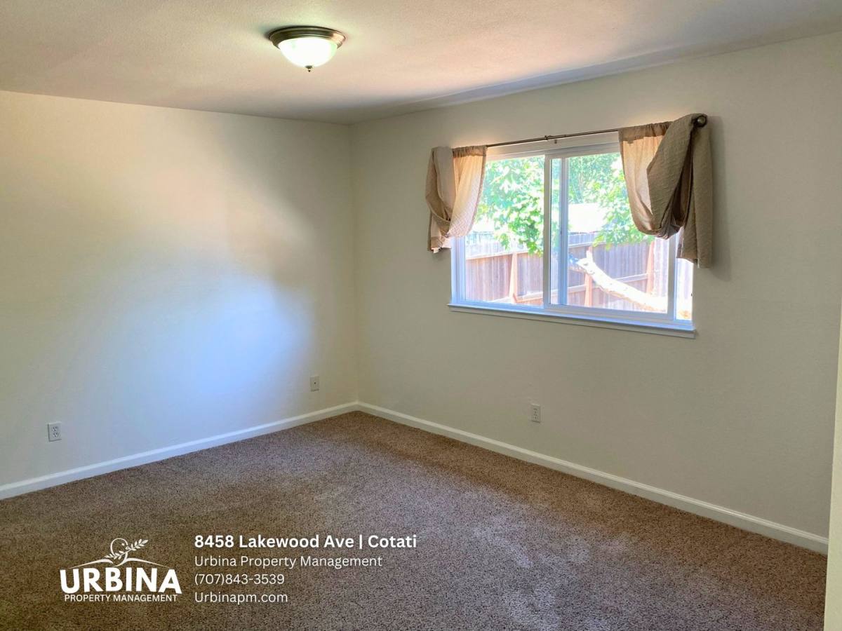 House for rent at 8458 Lakewood Ave, Cotati, CA 94931