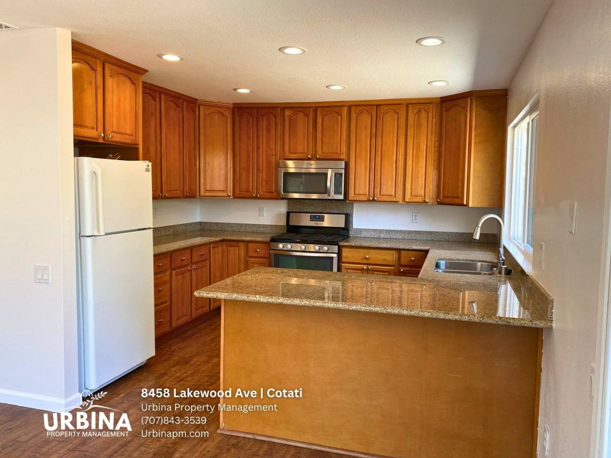 House for rent at 8458 Lakewood Ave, Cotati, CA 94931