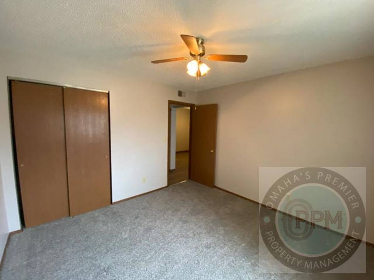 Apartment for rent at 15605 N 4th St, Bennington, NE 68007