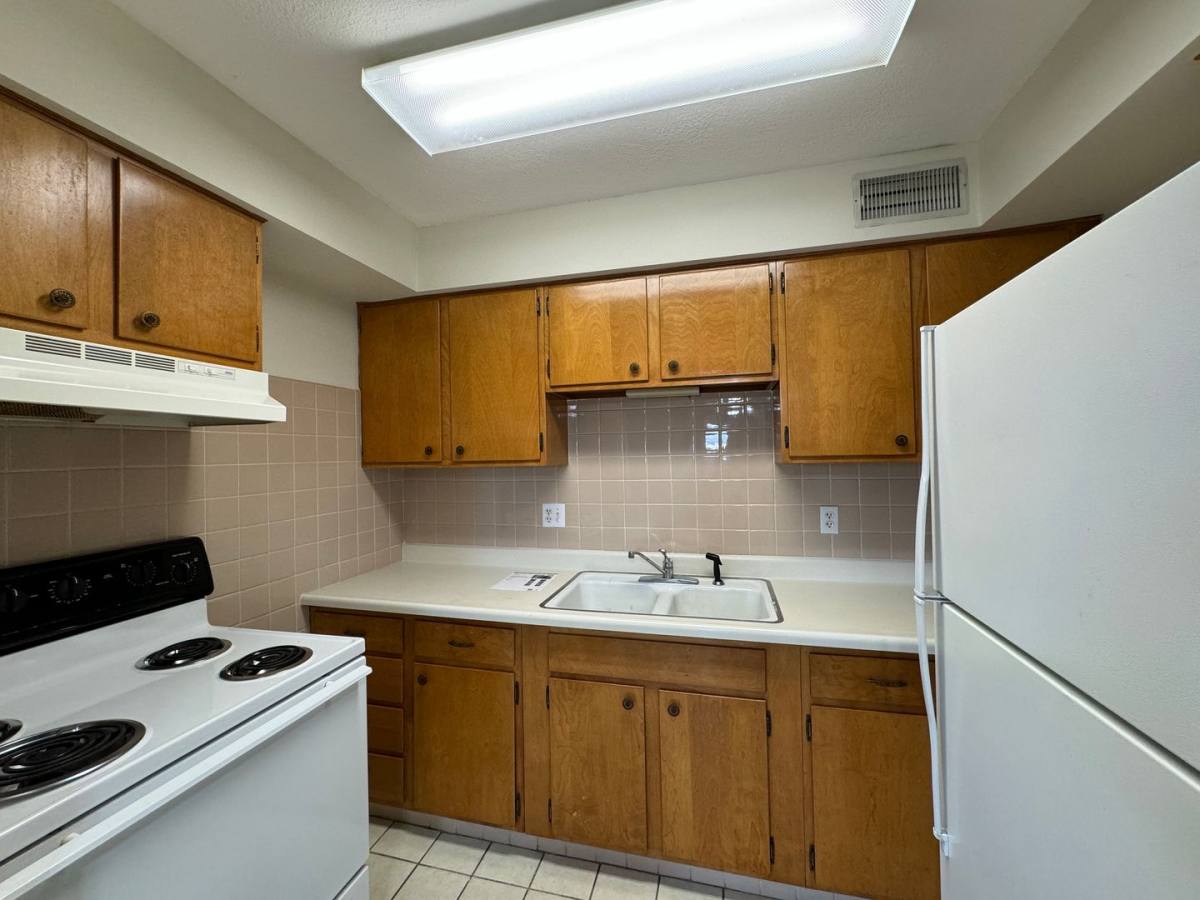 Apartment for rent at 316 Mecherle Dr, Bloomington, IL 61701