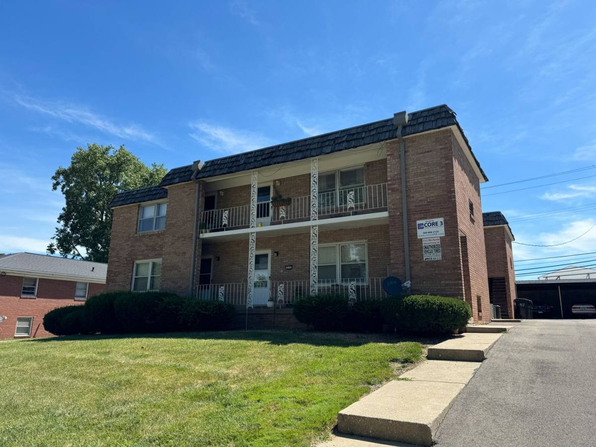 Apartment for rent at 316 Mecherle Dr, Bloomington, IL 61701