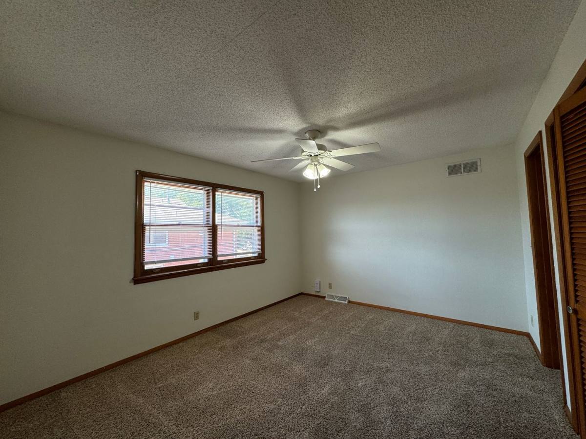 Apartment for rent at 316 Mecherle Dr, Bloomington, IL 61701