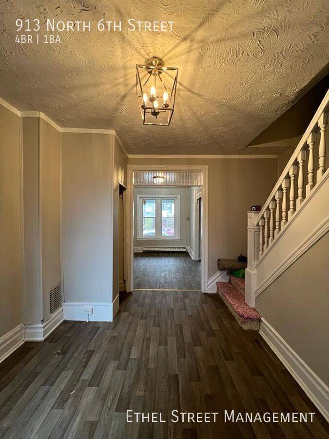 House for rent at 913 N 6th St, Allentown, PA 18102