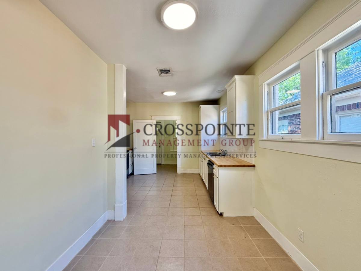 House for rent at 431 S College Ave, Tyler, TX 75702