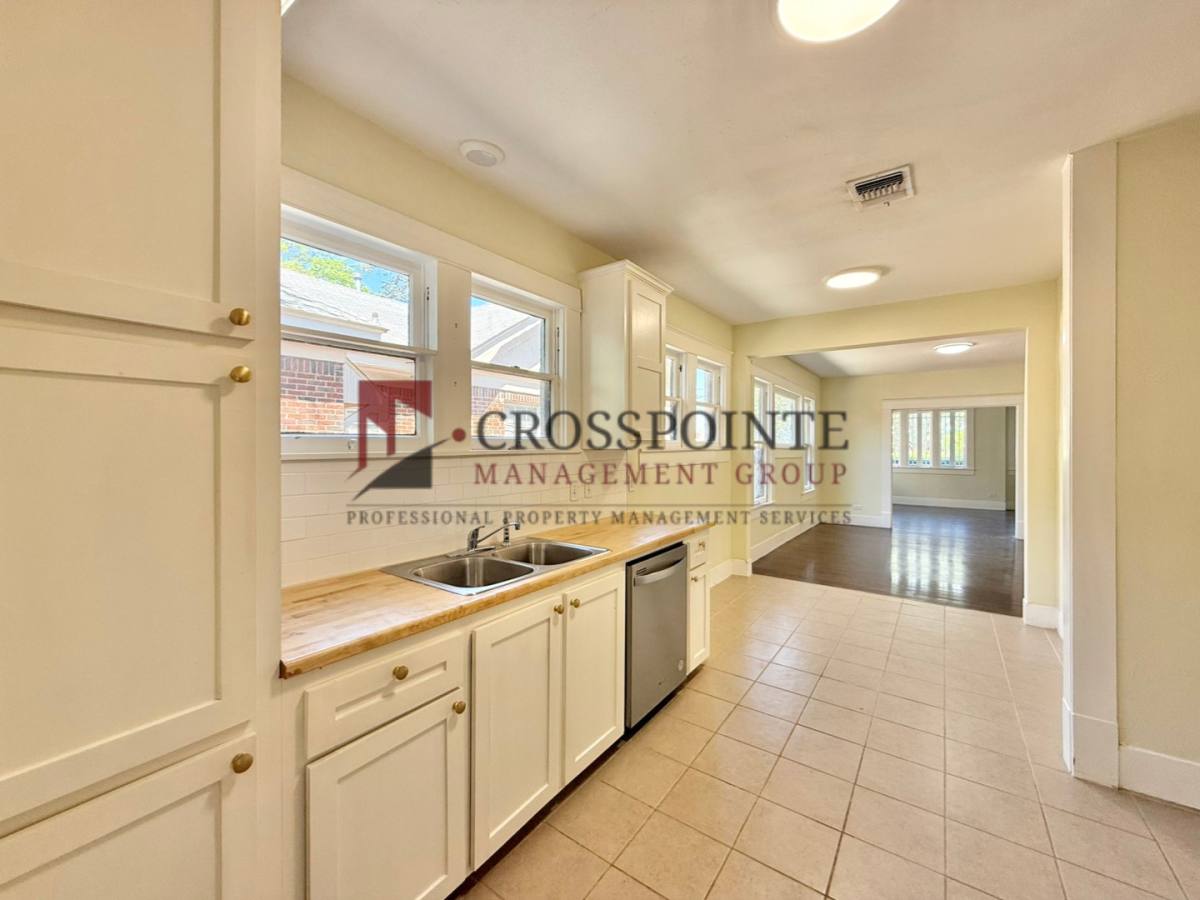 House for rent at 431 S College Ave, Tyler, TX 75702