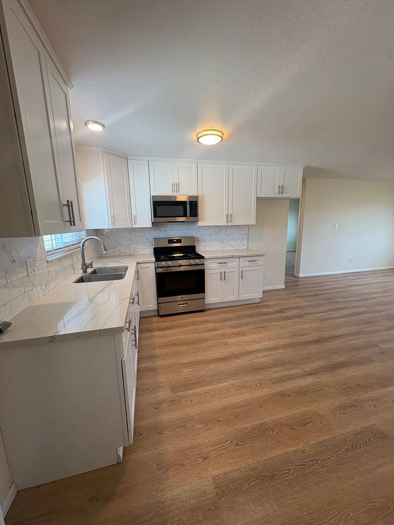 Apartment for rent at 235 Wolff St, Oxnard, CA 93033