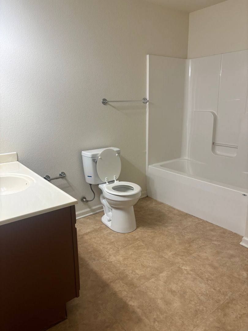 Apartment for rent at 1952 Colts Lane, Evansville, IN 47714