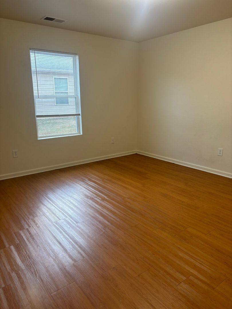 Apartment for rent at 1952 Colts Lane, Evansville, IN 47714