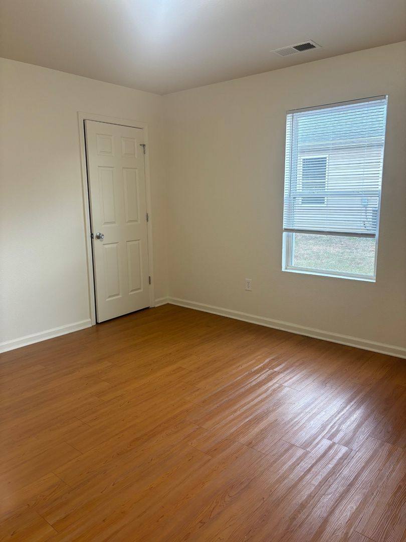 Apartment for rent at 1952 Colts Lane, Evansville, IN 47714