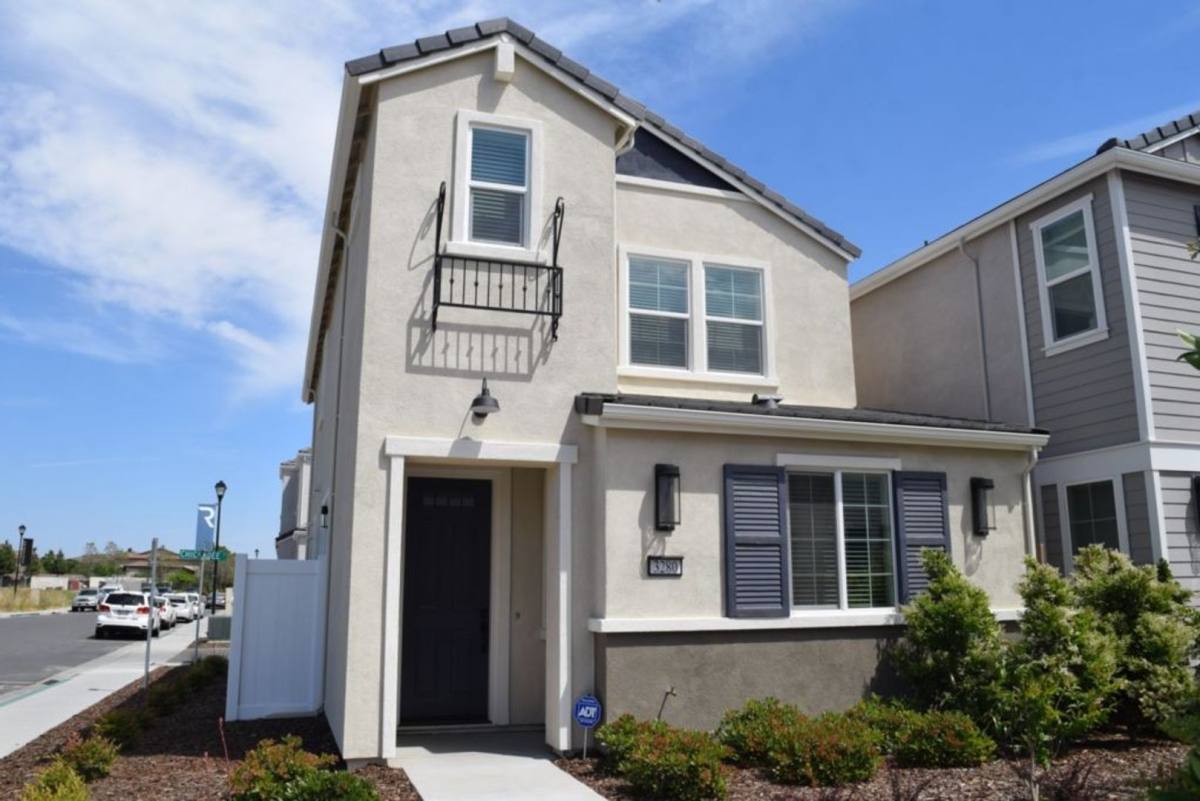 House for rent at 3280 Chickadee Court, West Sacramento, CA 95691