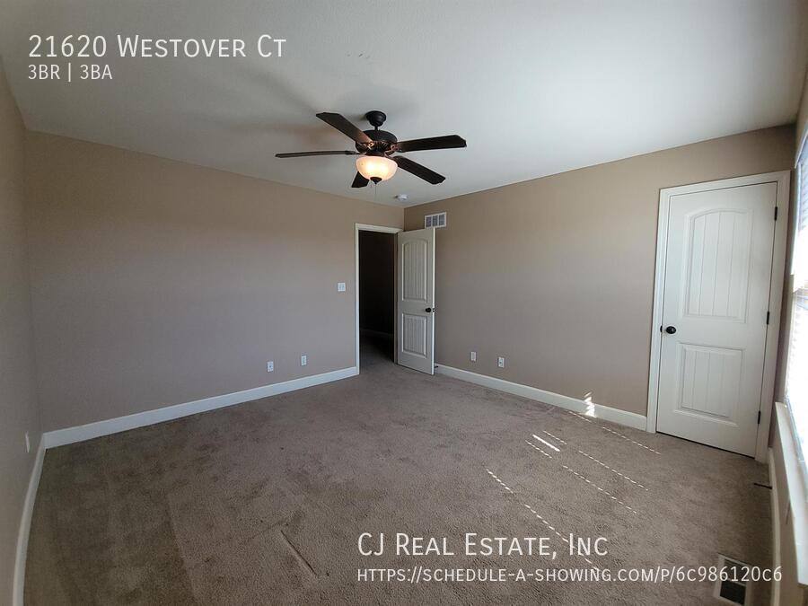 Townhouse for rent at 21620 Westover Court, Peculiar, MO 64078