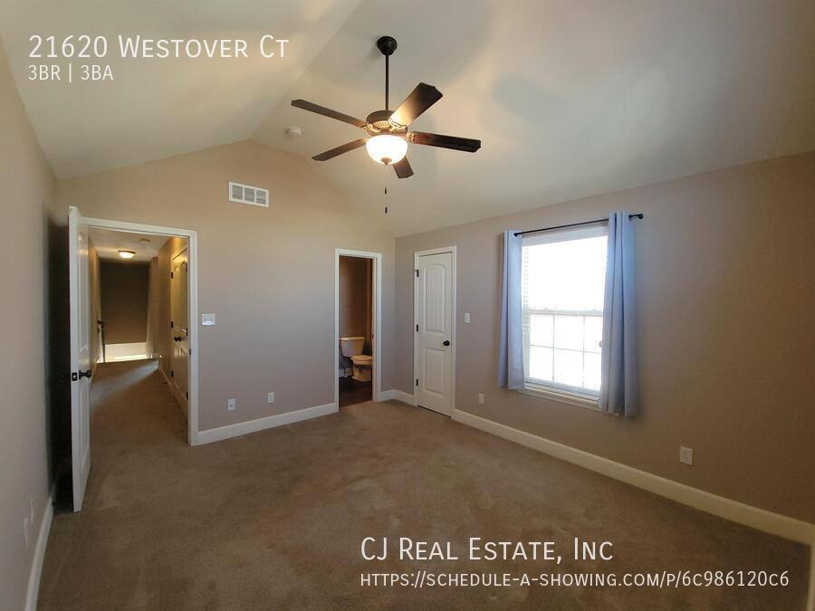 Townhouse for rent at 21620 Westover Court, Peculiar, MO 64078