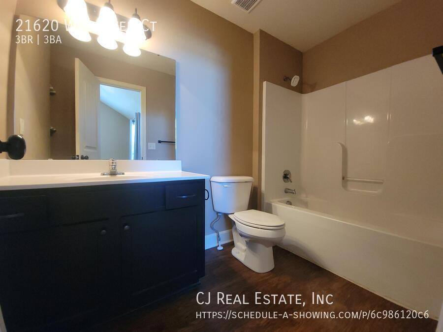 Townhouse for rent at 21620 Westover Court, Peculiar, MO 64078