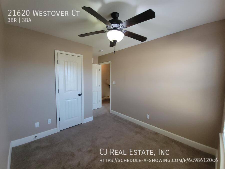 Townhouse for rent at 21620 Westover Court, Peculiar, MO 64078