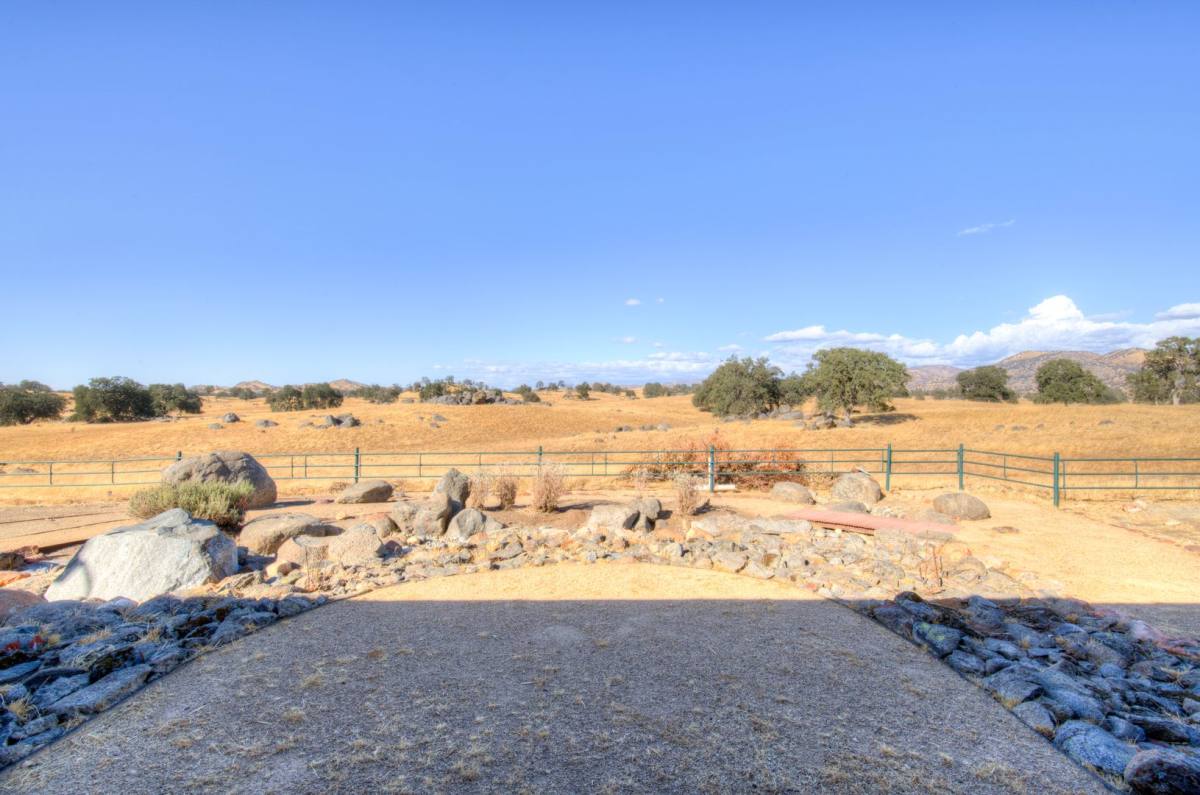 House for rent at 19580 Watts Valley Rd, Sanger, CA 93657