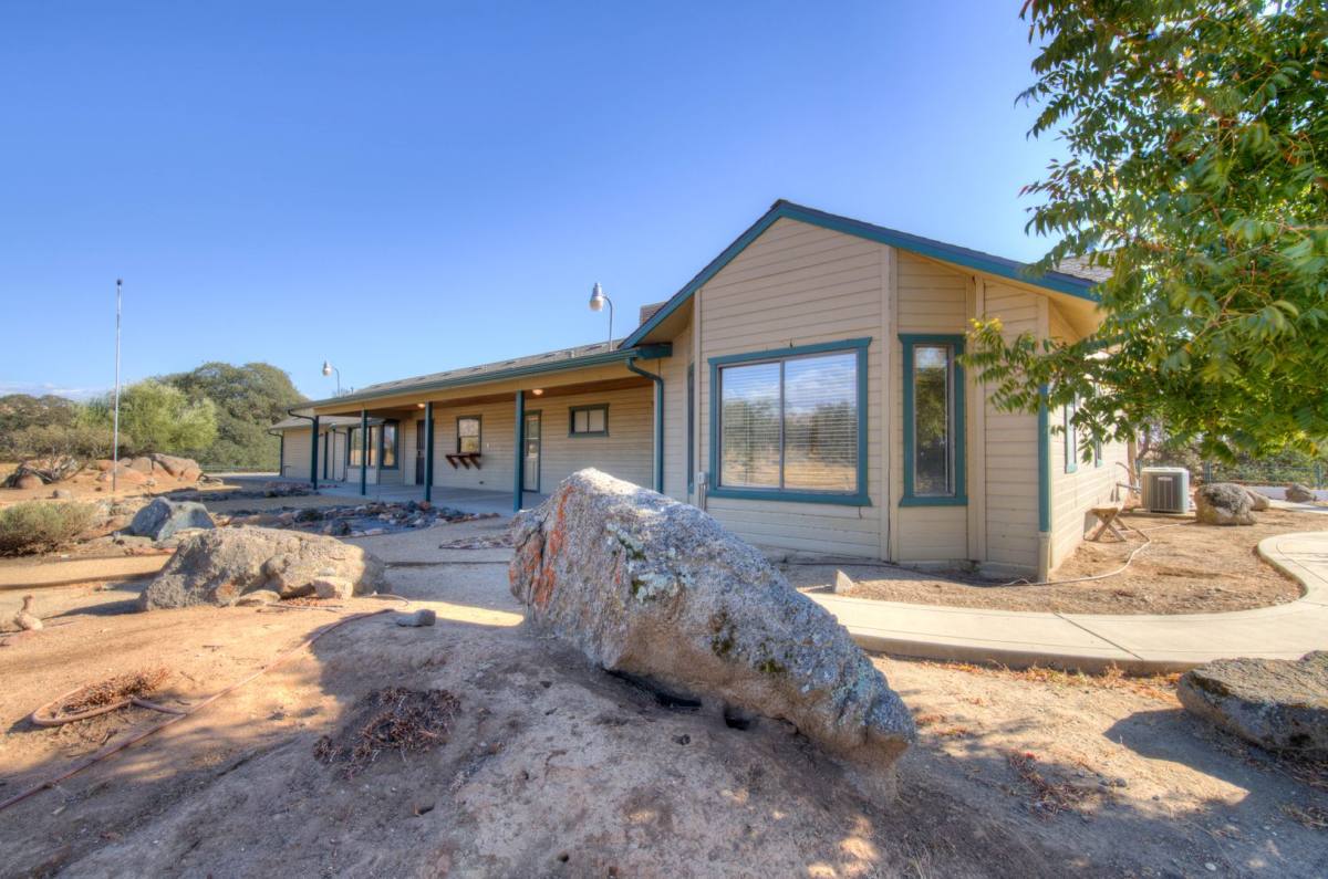 House for rent at 19580 Watts Valley Rd, Sanger, CA 93657