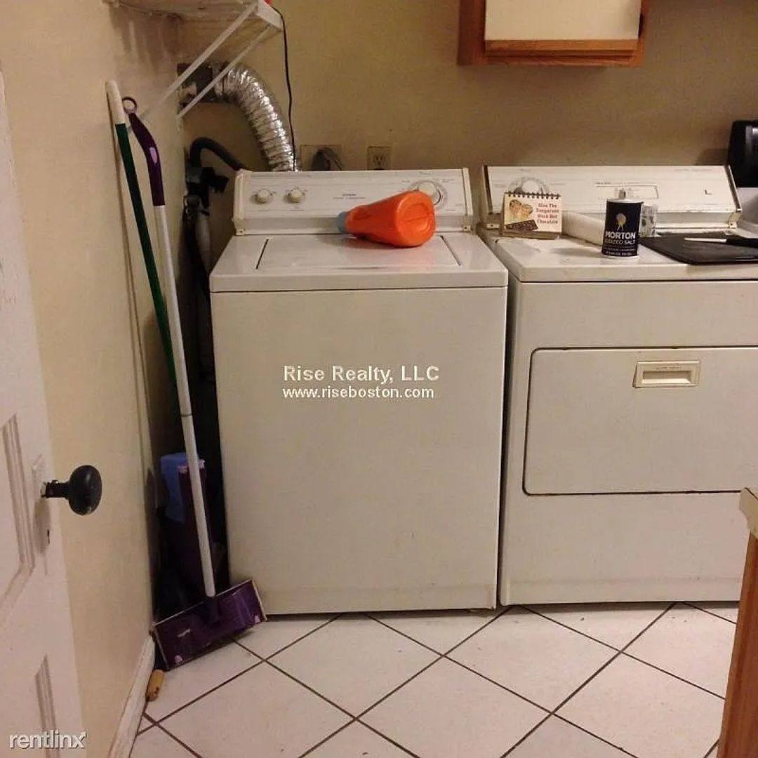 Apartment for rent at 1885 Beacon St #A2, Brookline, MA 02445