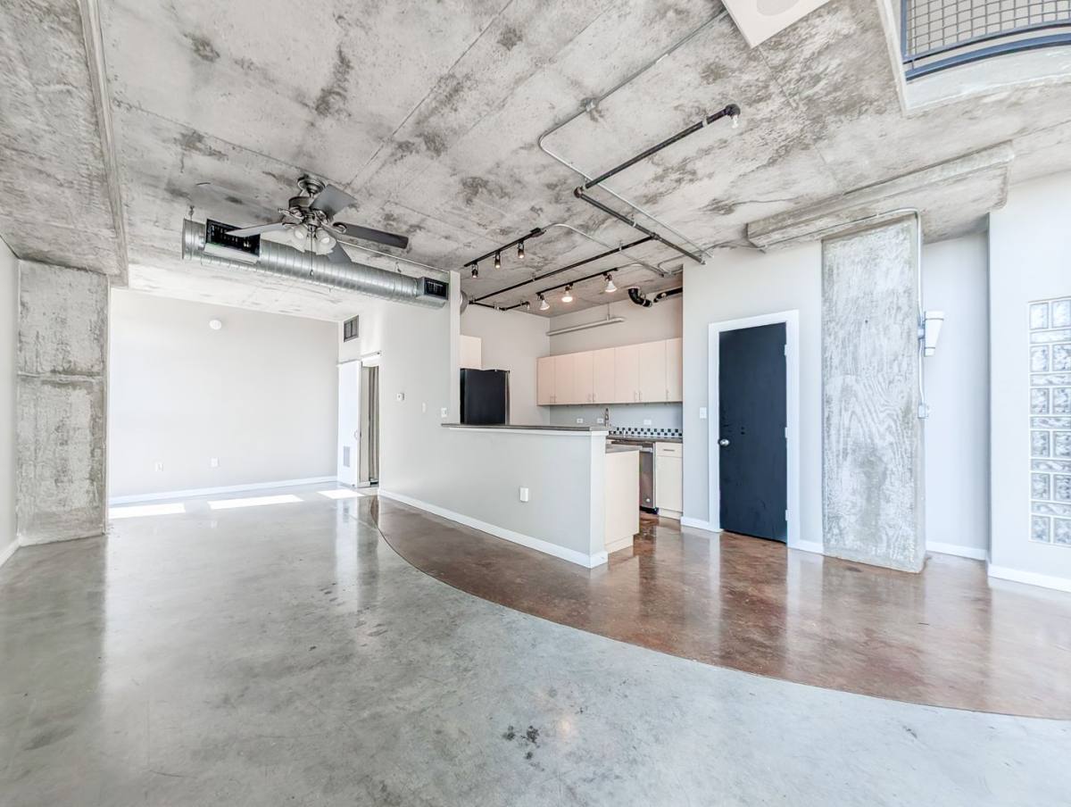 House for rent at 2000 Bagby St, Houston, TX 77002