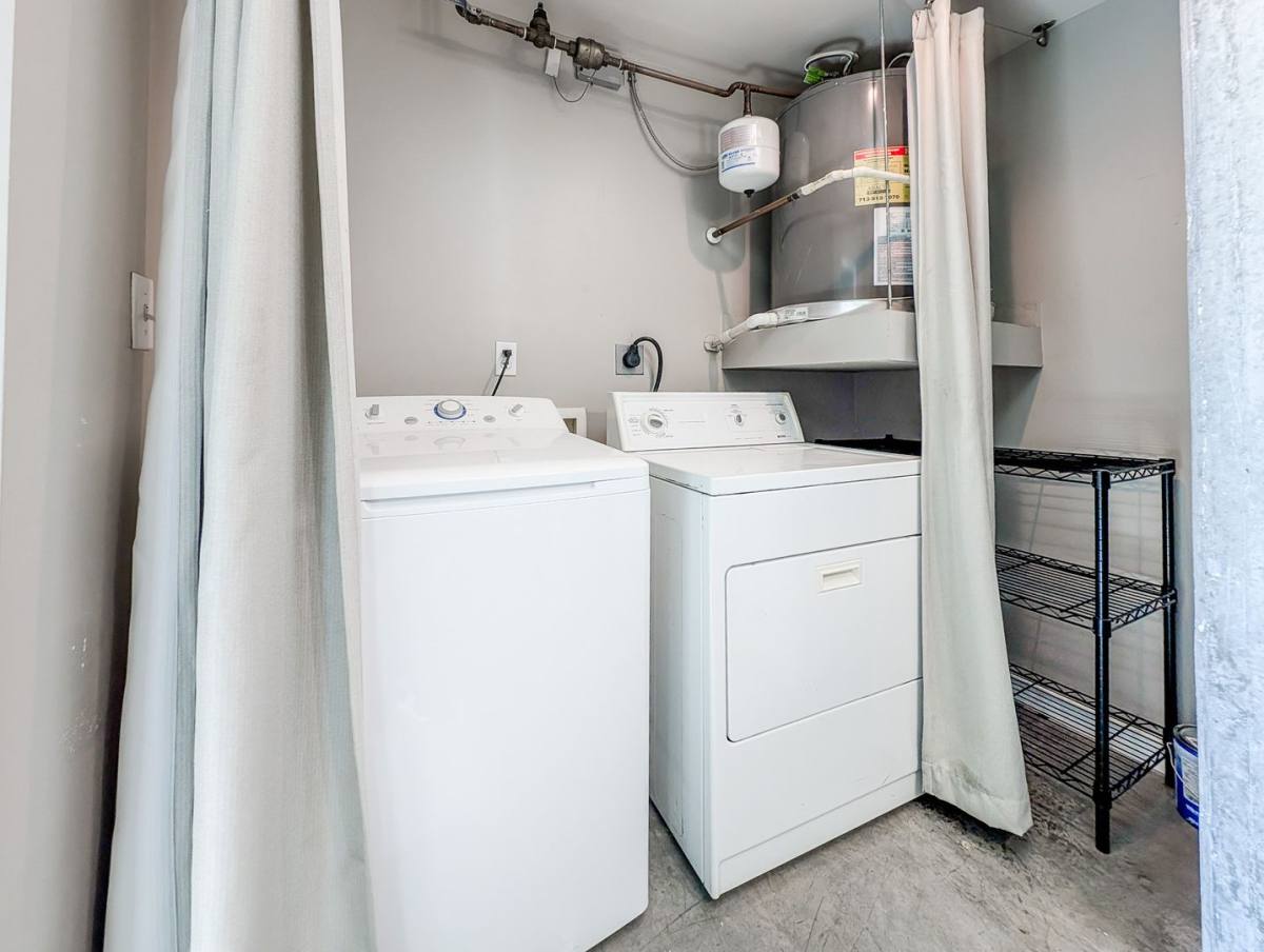 House for rent at 2000 Bagby St, Houston, TX 77002