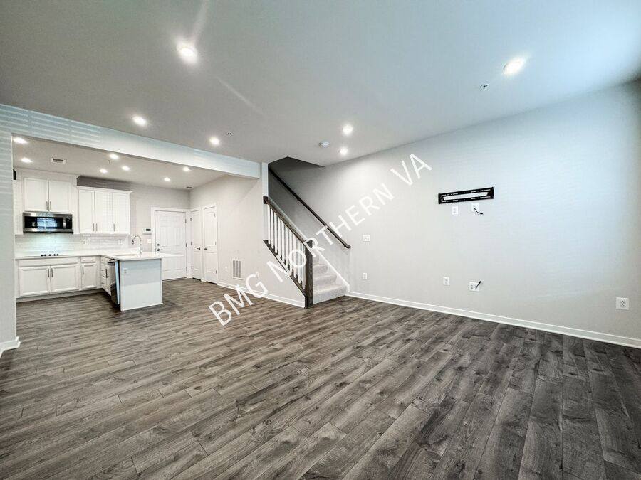 Townhouse for rent at 206A Park Central Terrace, Manassas, VA 20111