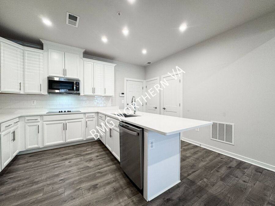 Townhouse for rent at 206A Park Central Terrace, Manassas, VA 20111