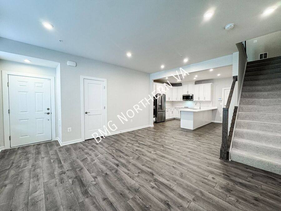 Townhouse for rent at 206A Park Central Terrace, Manassas, VA 20111