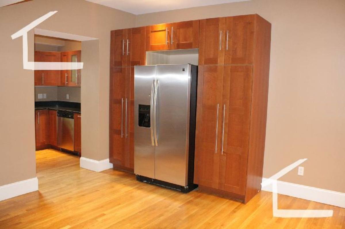 Apartment for rent at 1596 Beacon St #2, Brookline, MA 02446