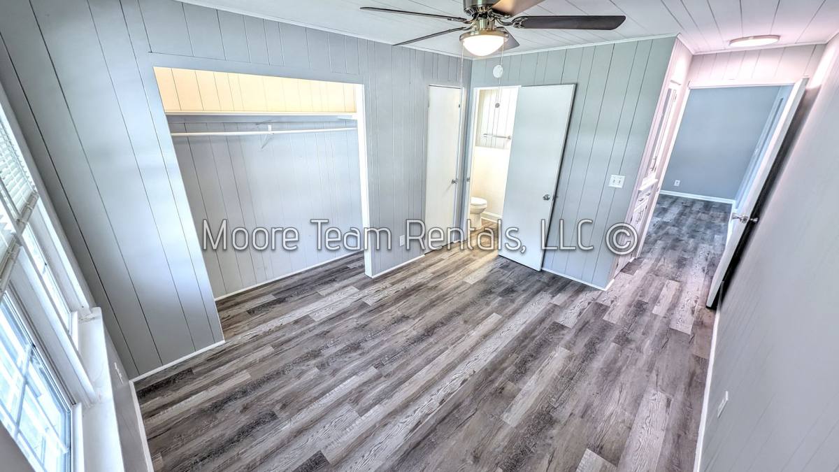 Apartment for rent at 1300 Hebron Rd, Hendersonville, NC 28739