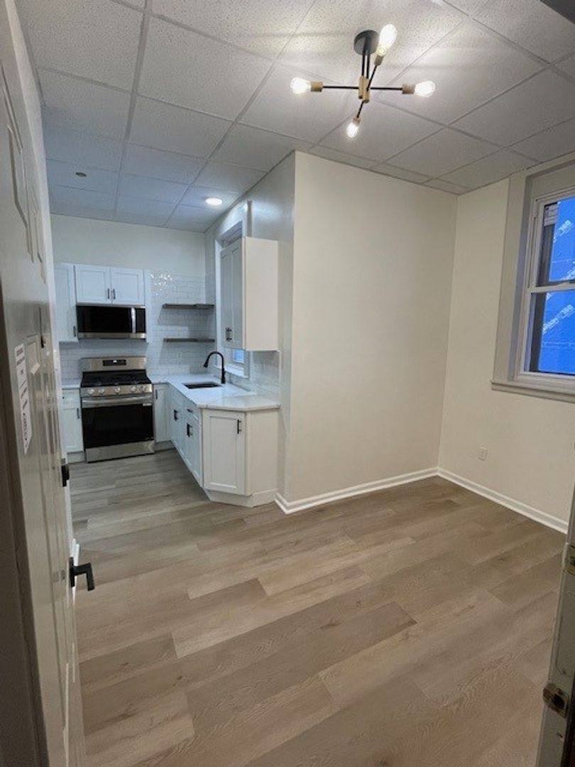 Apartment for rent at 110 Hamilton St, Bound Brook, NJ 08805