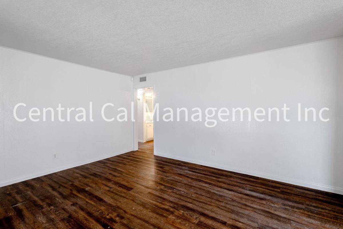House for rent at 128 U St, Bakersfield, CA 93304