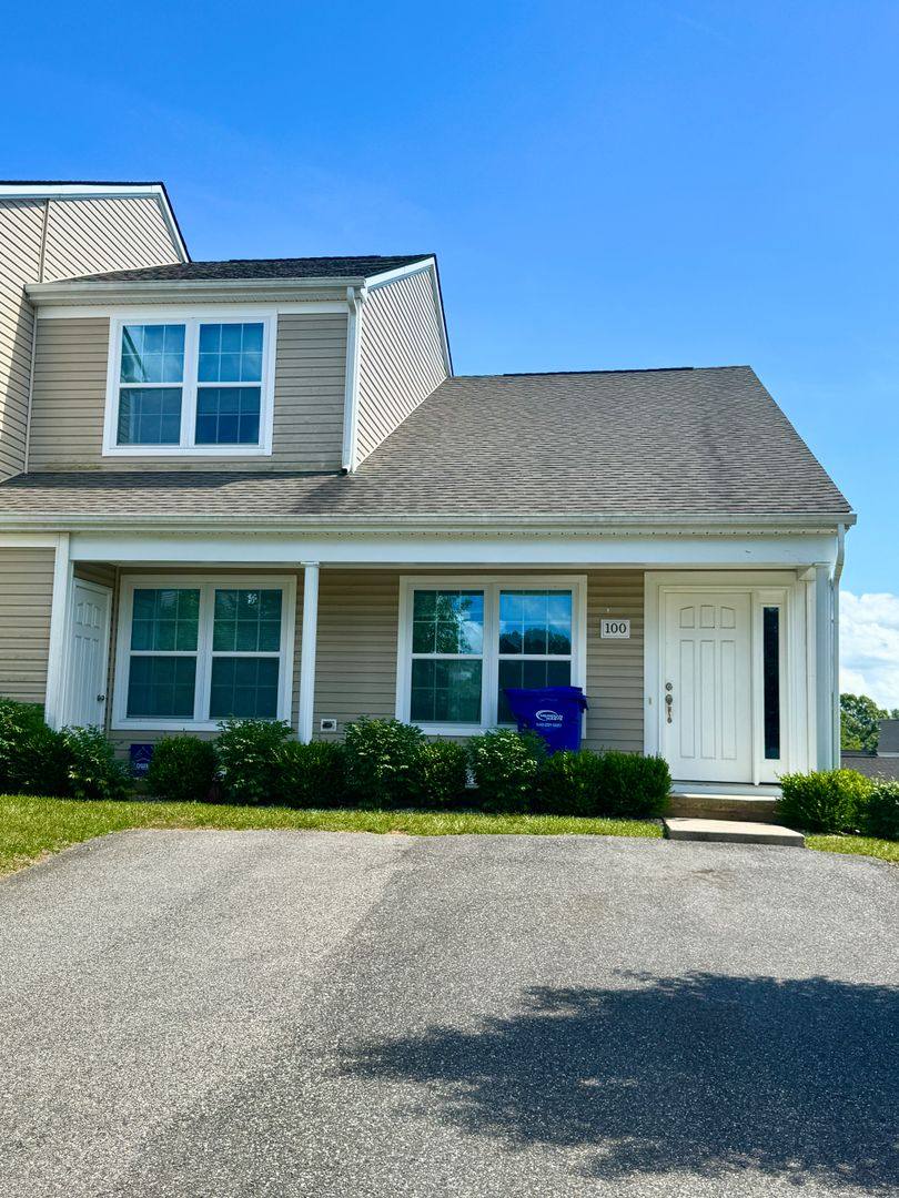 Townhouse for rent at 100 Twig St, Christiansburg, VA 24073