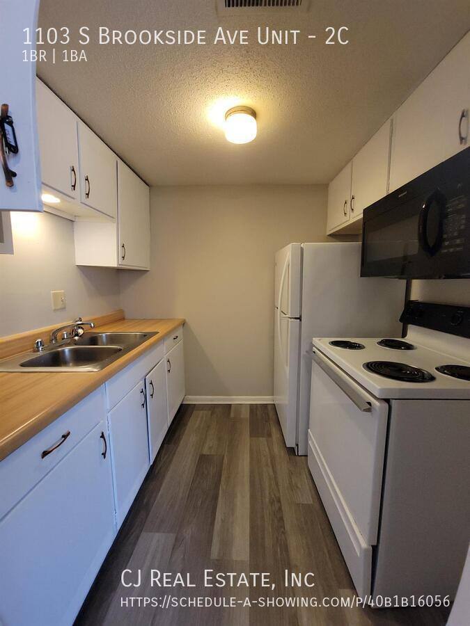 Apartment for rent at 1103 S Brookside Ave #2C, Independence, MO 64053