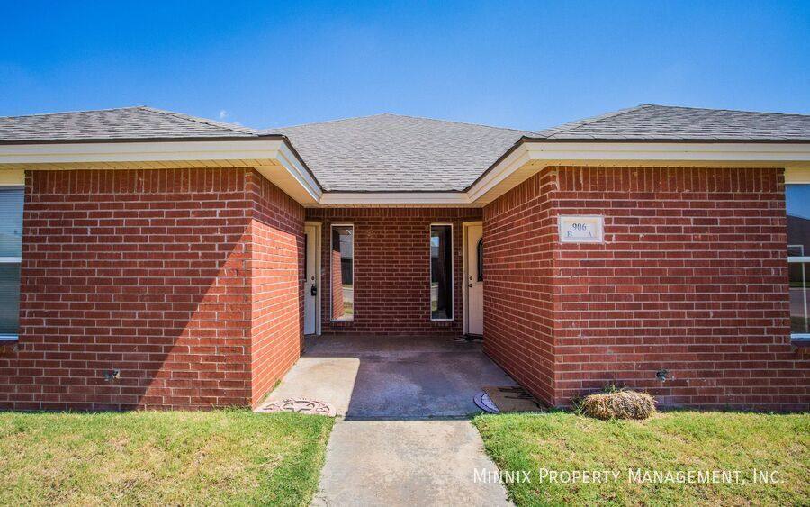 Townhouse for rent at 906 N Belmont Ave #B, Lubbock, TX 79407
