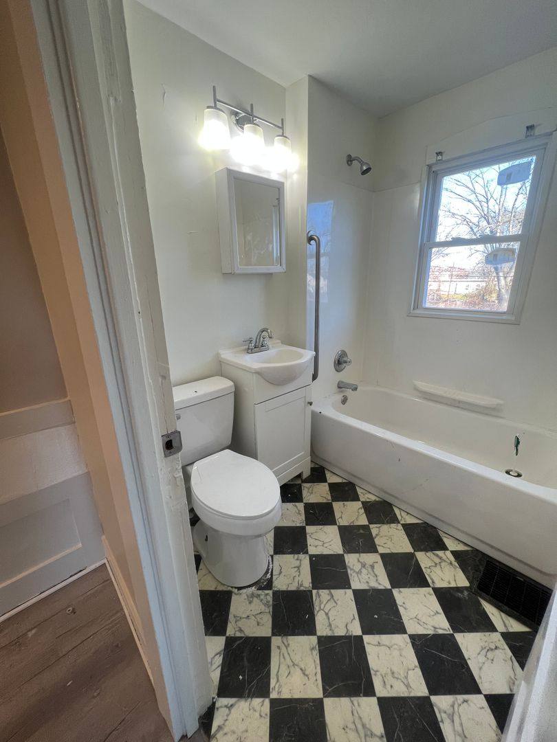 Apartment for rent at 898-900 E 13th Ave, Columbus, OH 43211