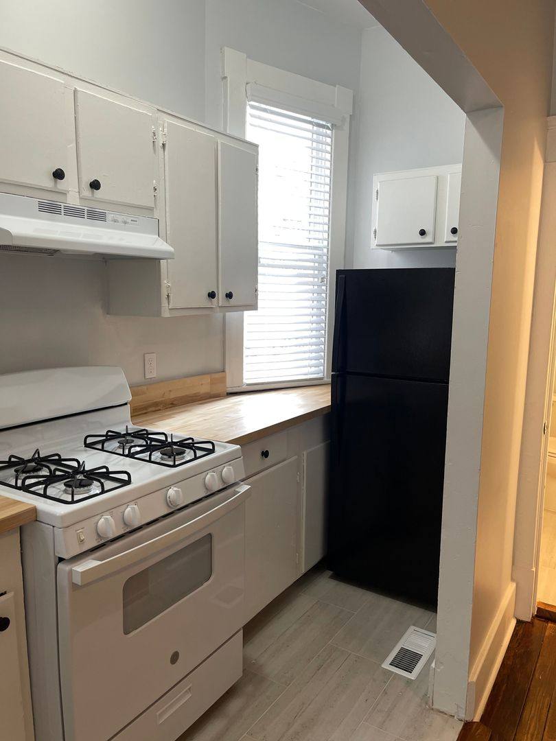 Apartment for rent at 412 E Duffy St, Savannah, GA 31401