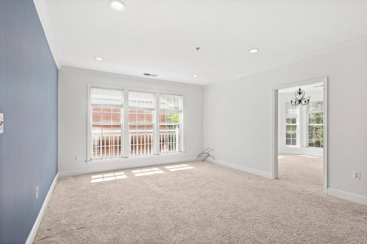 Condo for rent at 1002 Elmcroft Blvd, Rockville, MD 20850