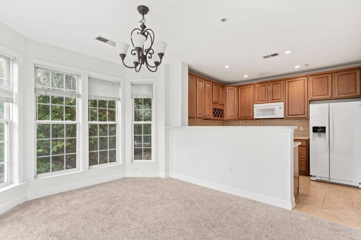 Condo for rent at 1002 Elmcroft Blvd, Rockville, MD 20850