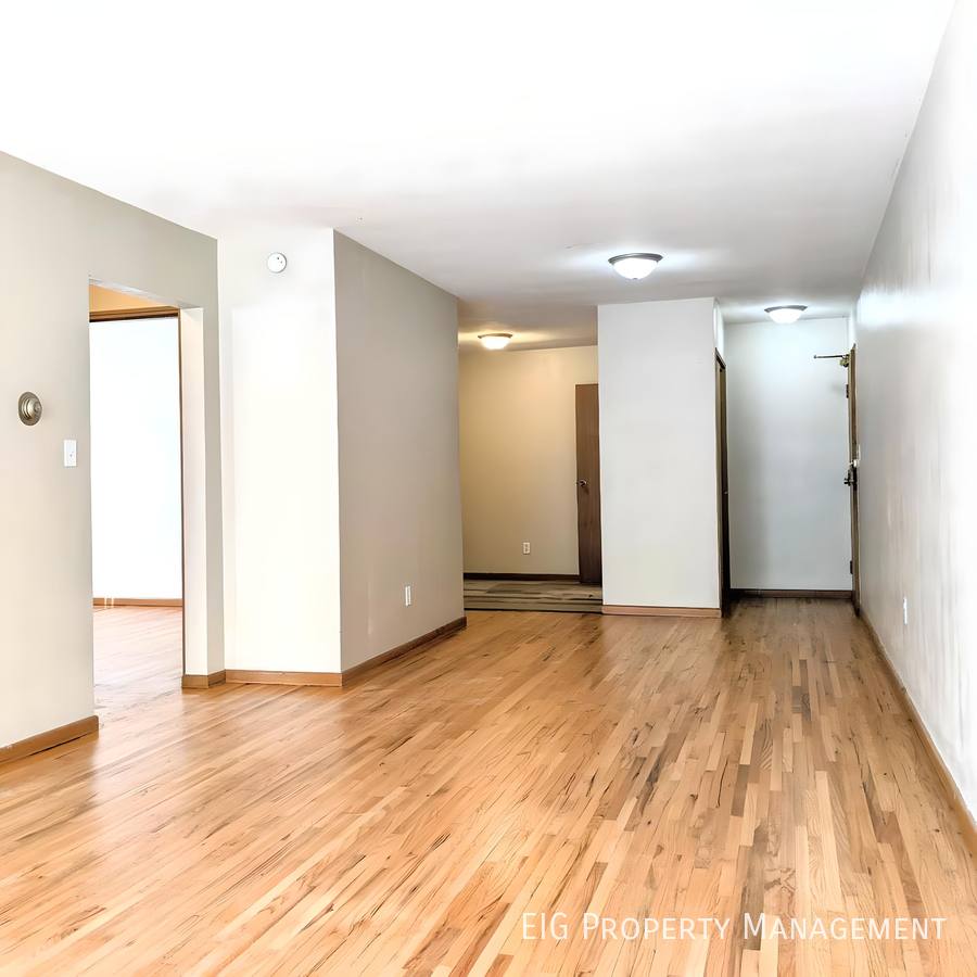 Apartment for rent at 1286 Magnolia Ave E #1, Saint Paul, MN 55106