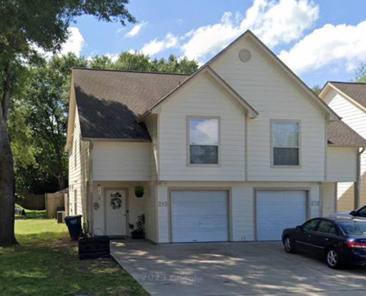 House for rent at 213 Foster St, Tomball, TX 77375