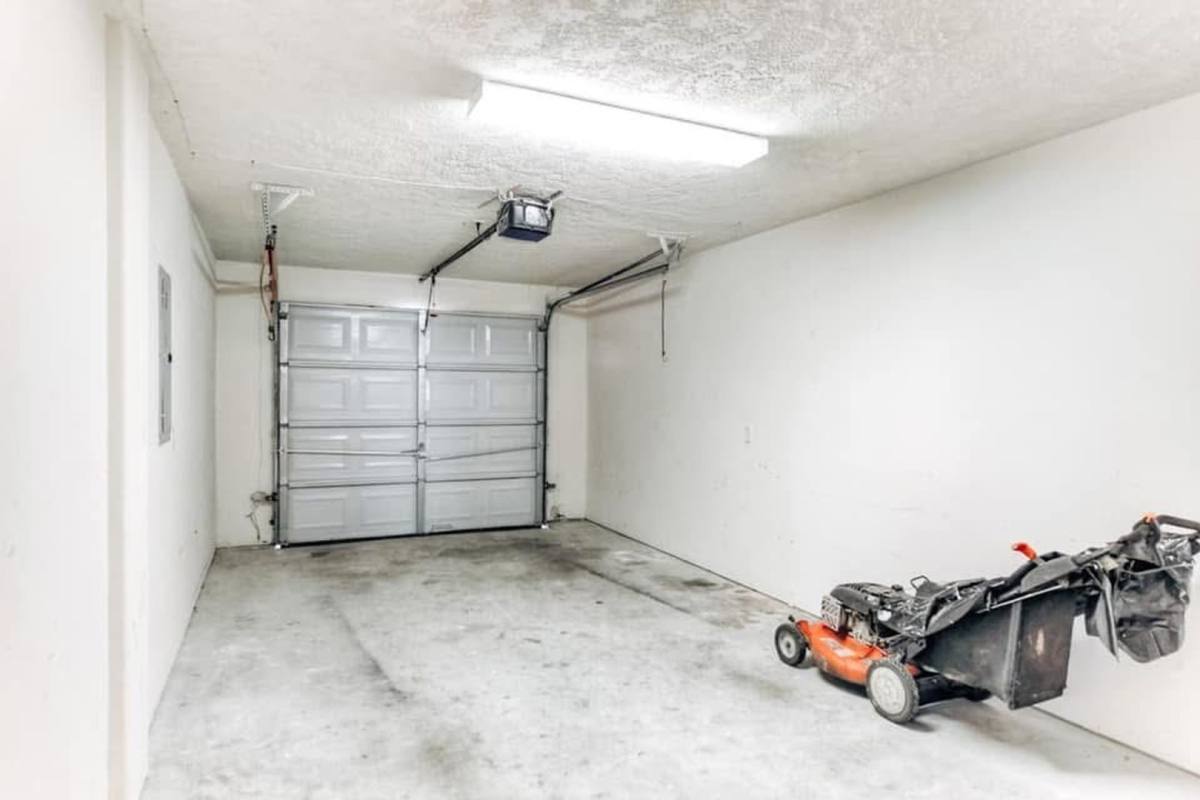 House for rent at 213 Foster St, Tomball, TX 77375