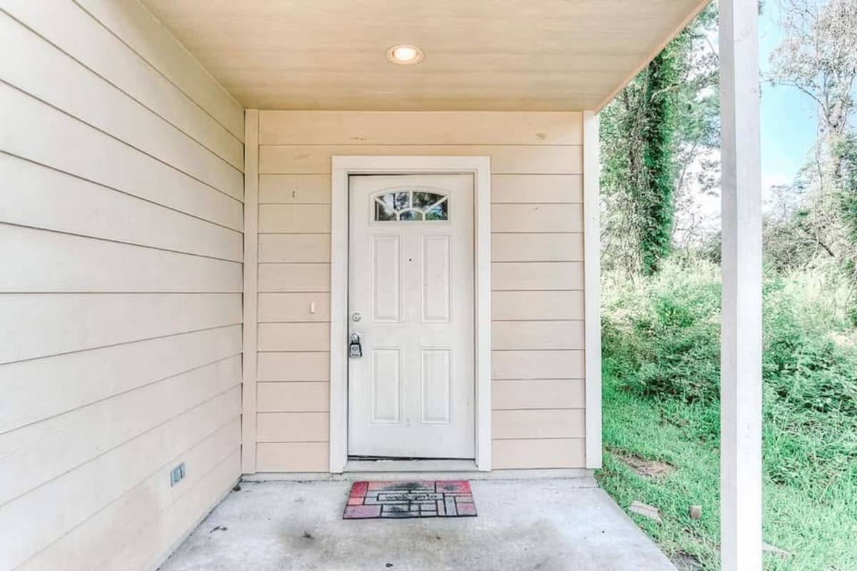 House for rent at 213 Foster St, Tomball, TX 77375