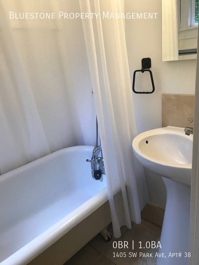 Apartment for rent at 1405 SW Park Ave #38, Portland, OR 97201