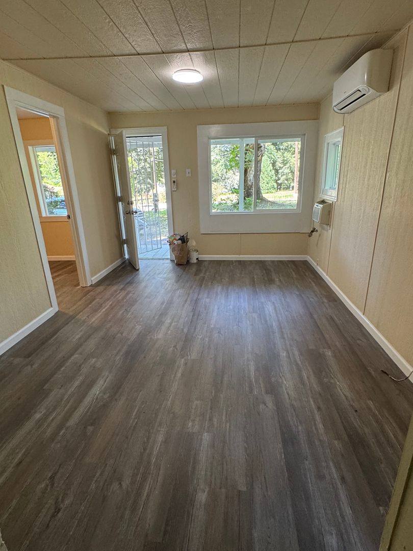 Apartment for rent at 3251 Rogue River Highway, Grants Pass, OR 97527