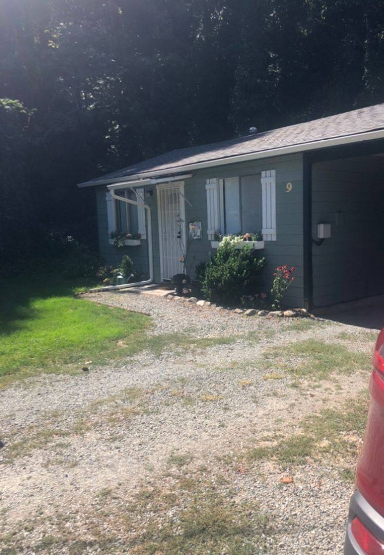 Apartment for rent at 3251 Rogue River Highway, Grants Pass, OR 97527