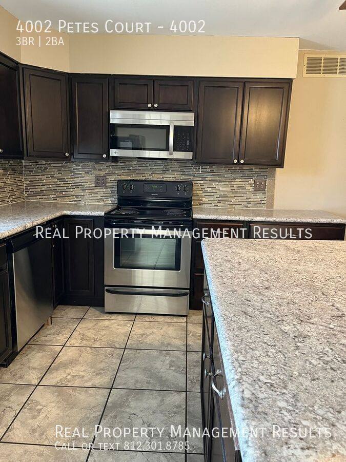 Apartment for rent at 4002 Petes Court, Evansville, IN 47720