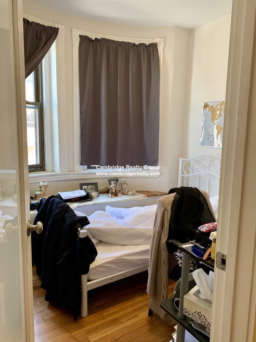 Apartment for rent at 110 Willow St #2, Cambridge, MA 02141