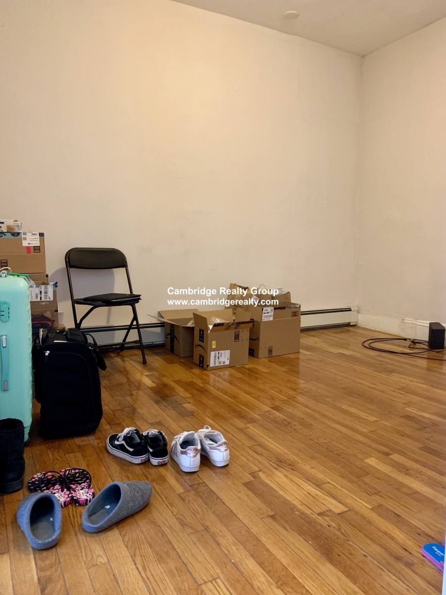 Apartment for rent at 110 Willow St #2, Cambridge, MA 02141