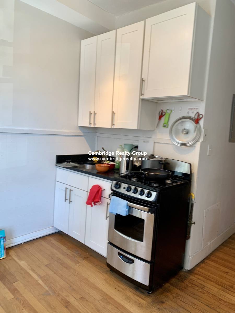 Apartment for rent at 110 Willow St #2, Cambridge, MA 02141