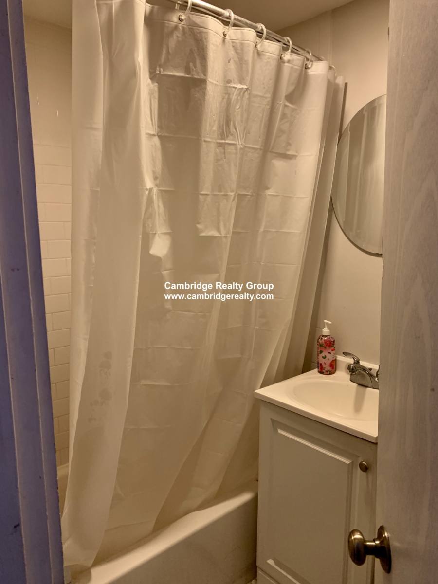 Apartment for rent at 110 Willow St #2, Cambridge, MA 02141