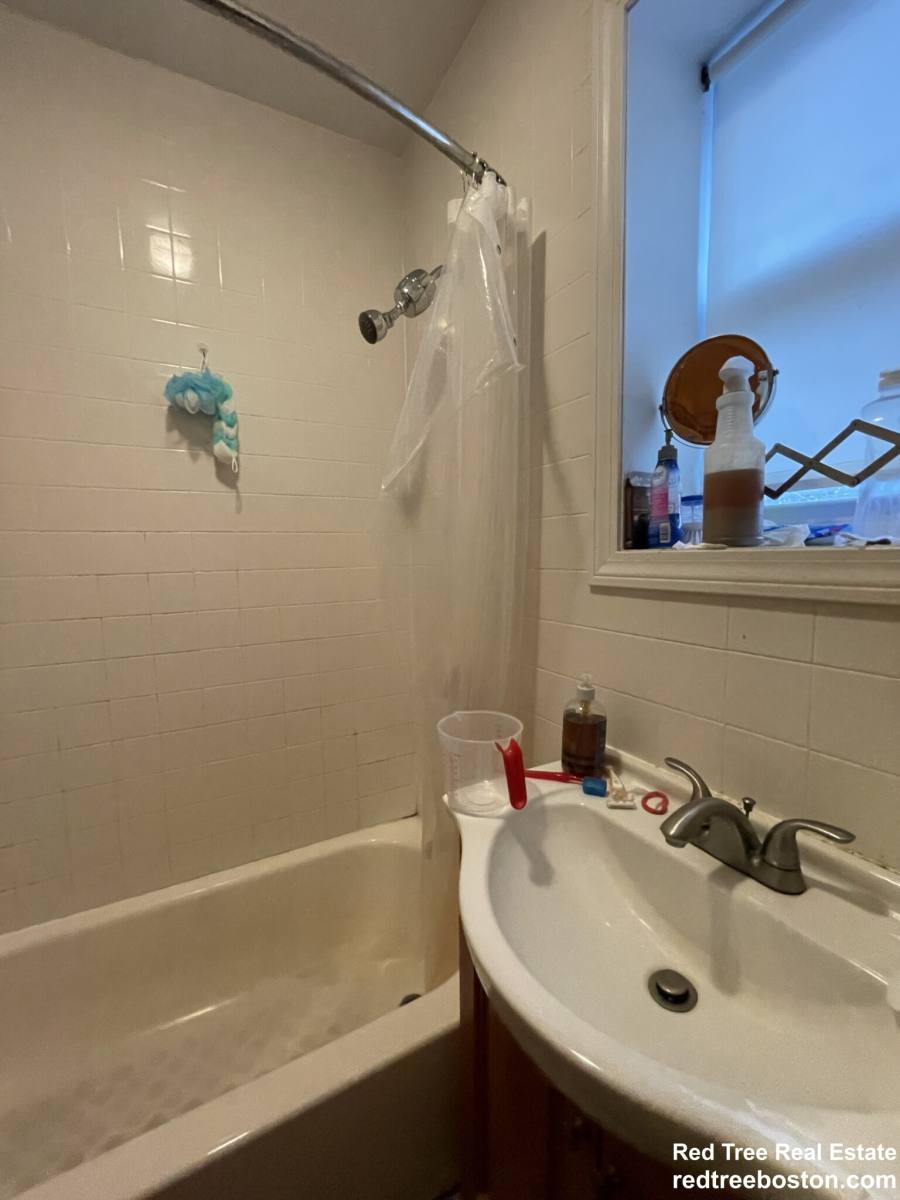 House for rent at 127 Cedar St #3, Roxbury, MA 02119